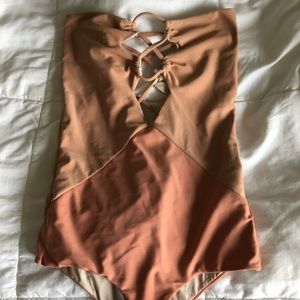 Acacia Bronx one piece